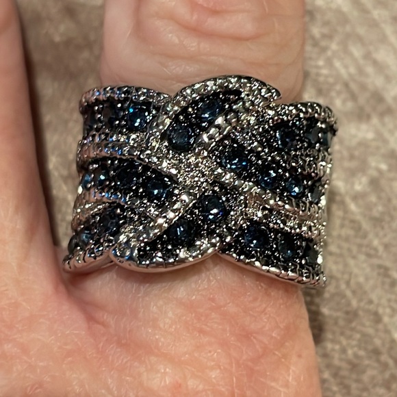 Blue & White Cz Diamond Pave Twist Ring Size 7.5 - Picture 5 of 6